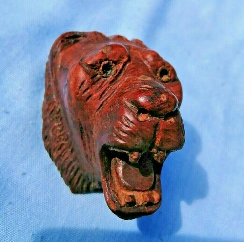 Ancienne sculpture tête - tête, de