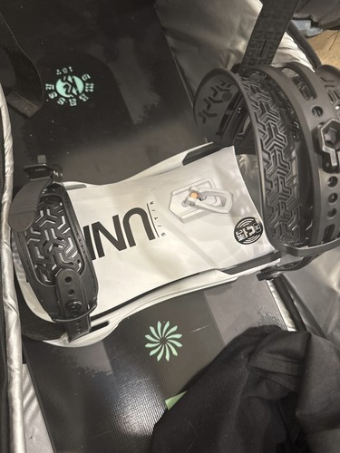 Union snowboard bindings - snowboard,