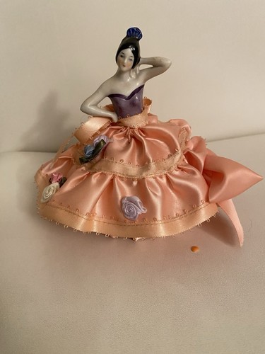 Demi figurine ancienne art - demi,