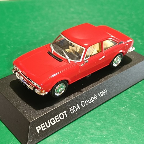 Peugeot 504 coupé rouge 43 - 504,