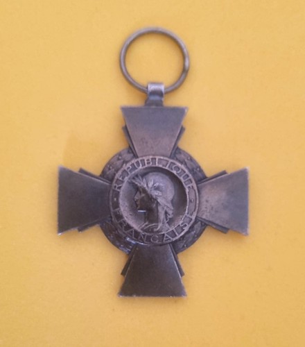 Ancienne croix combattant - du,