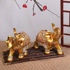 Statue d'éléphant doré