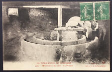 CPA 50 : LA NORMANDIE - Fabrication du cidre - Le Pressoir