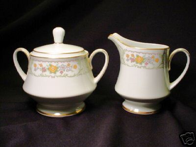 CREAMER & SUGAR BOWL MEDALLION