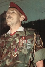 Photo Bigeard BPC RPC Indo Algerie casque Para TAP Légion BEP Colonial veste DBP