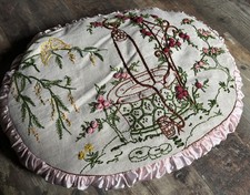 ANCIEN COUSSIN BRODÉ
