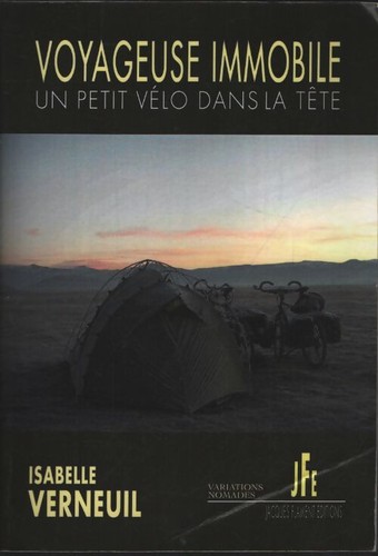 Voyageuse immobile un petit - immobile,