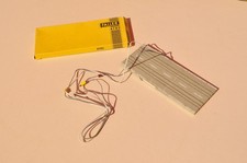 Rail de connexion FALLER AMS à quatre fiches - Livré avec une boîte FALLER #4702