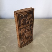 Grand Étui en Bois Sculpté