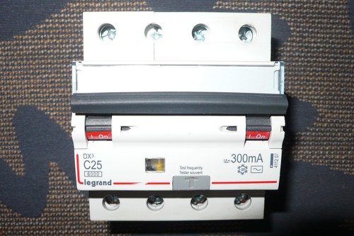 Disjoncteur differentiel tetra - disjoncteur,