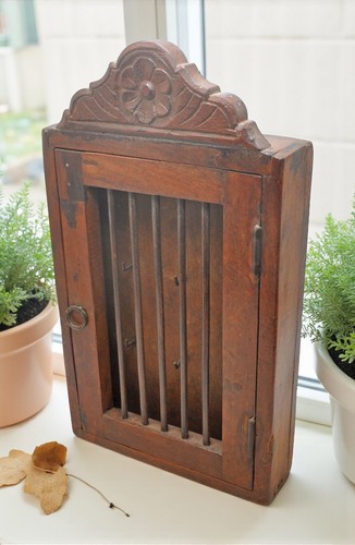Cabinet clés bois - cabinet, en