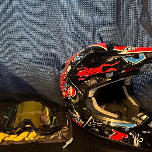 Casque abandonné shoei - shoei, vfx-w