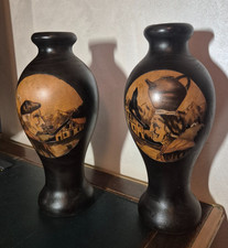 PAIRE DE VASES EN BOIS de