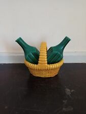 Huilier et vinaigrier en faïence imitation panier vannerie