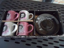 set  4 tasses + sous tasses  Betty Boop ( etat neuf )