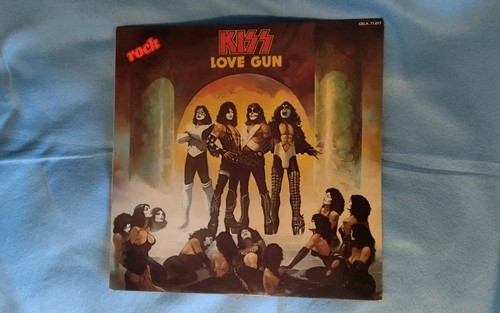 33t kiss love - -, gun