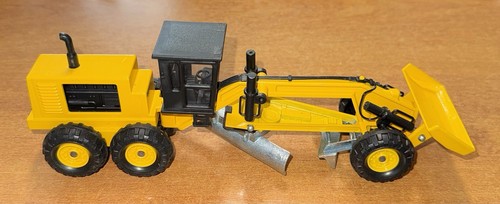 Miniature majorette - majorette, "