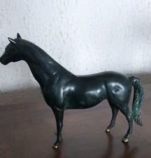 Sculpture ancienne en bronze – Cheval stylisé patine verte – 15 cm x 18 cm