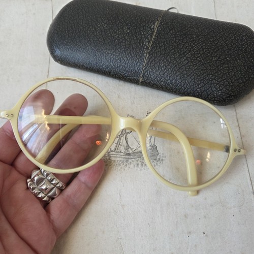 Lunettes anciennes rondes - anciennes,