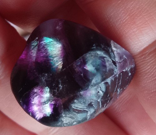 15.6gr 25x21x21mm fluorite