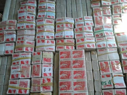 Lot bottes 100 timbres - de,