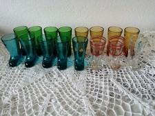 VINTAGE 16 Verres à goutte, alcool forme BOTTES , Verre Modèle Déposé, COLORÉS