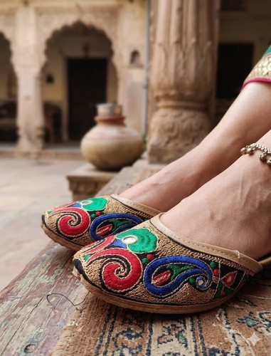 Chaussures indiennes femmes