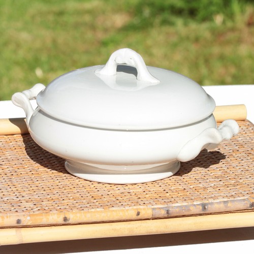 Ancienne petite soupière - , /