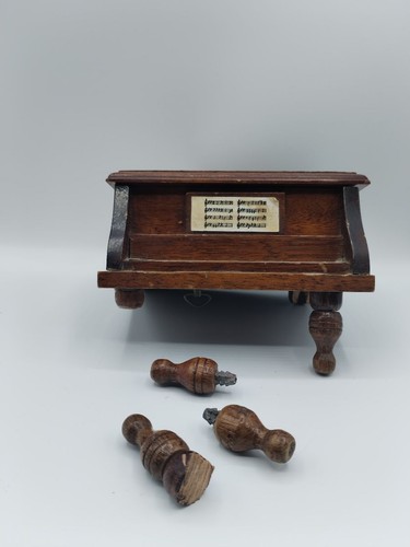 Boîte musique piano - à,