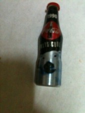 petit objet pin s porte clef coca cola