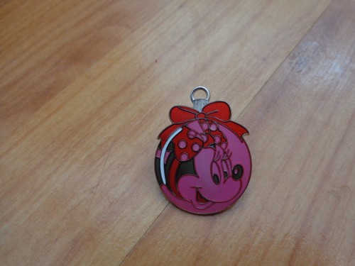 Disney 2004 spectacle pins - spectacle,