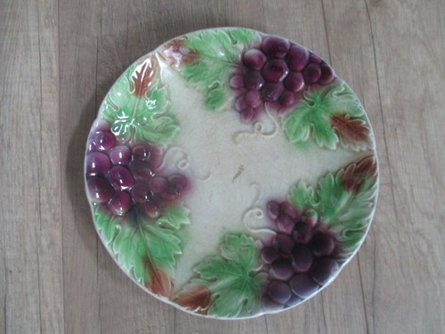 Assiette barbotine décor - en,