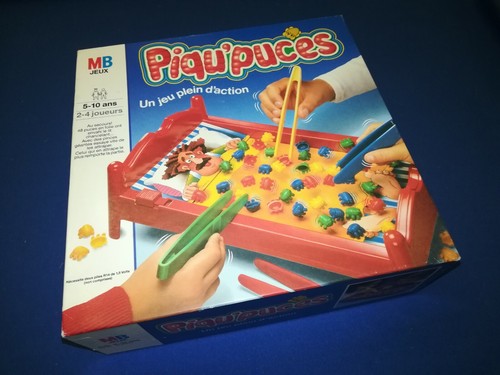 Piqu puces jeu de - -,