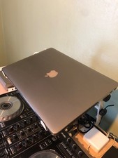 MacBook Pro 2015 retina 15" -2,2 Ghz core i7 -Ram 16 go-1 To ssd