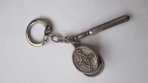 Porte clé années képi - clé,,