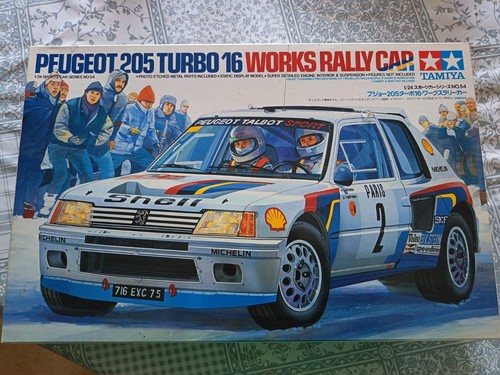 Maquette voiture 205 t16 - maquette,