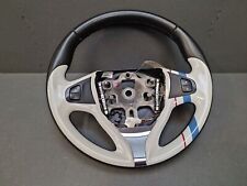 Volant cuir finition bleu