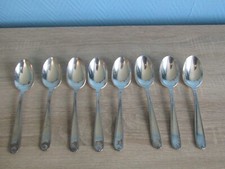 8 cuillères a soupe en métal