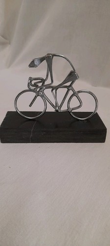 Sculpture statue clou fer - , à