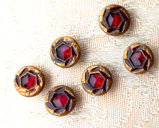 LOT DE  RAVISSANTS BOUTONS  XIX EME STRASS ET LAITON POUPEE DIAMETRE  0,8 CM