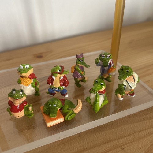 Lot figurines kinder - 8,