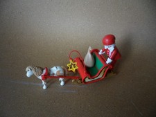 Père Noel +Traineau + Poney