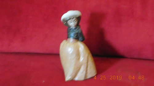 Lladro gres girl - gres, hat
