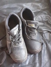 chaussure coqué avec semelle resistante a l'acide taille 43