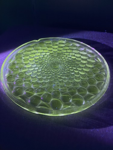 Antique uranium vaseline glass - antique,