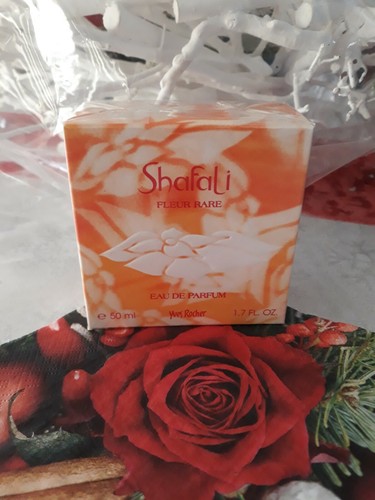 Eau parfum shafali fleur - ",