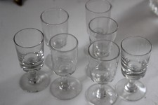 Lot verres à - à, liqueur