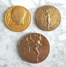 LOT DE 3 MEDAILLES EN BRONZE  