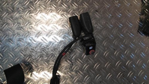 Attache ceinture arriere - , droit
