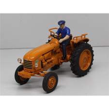 TRATTORE RENAULT D35 1:32